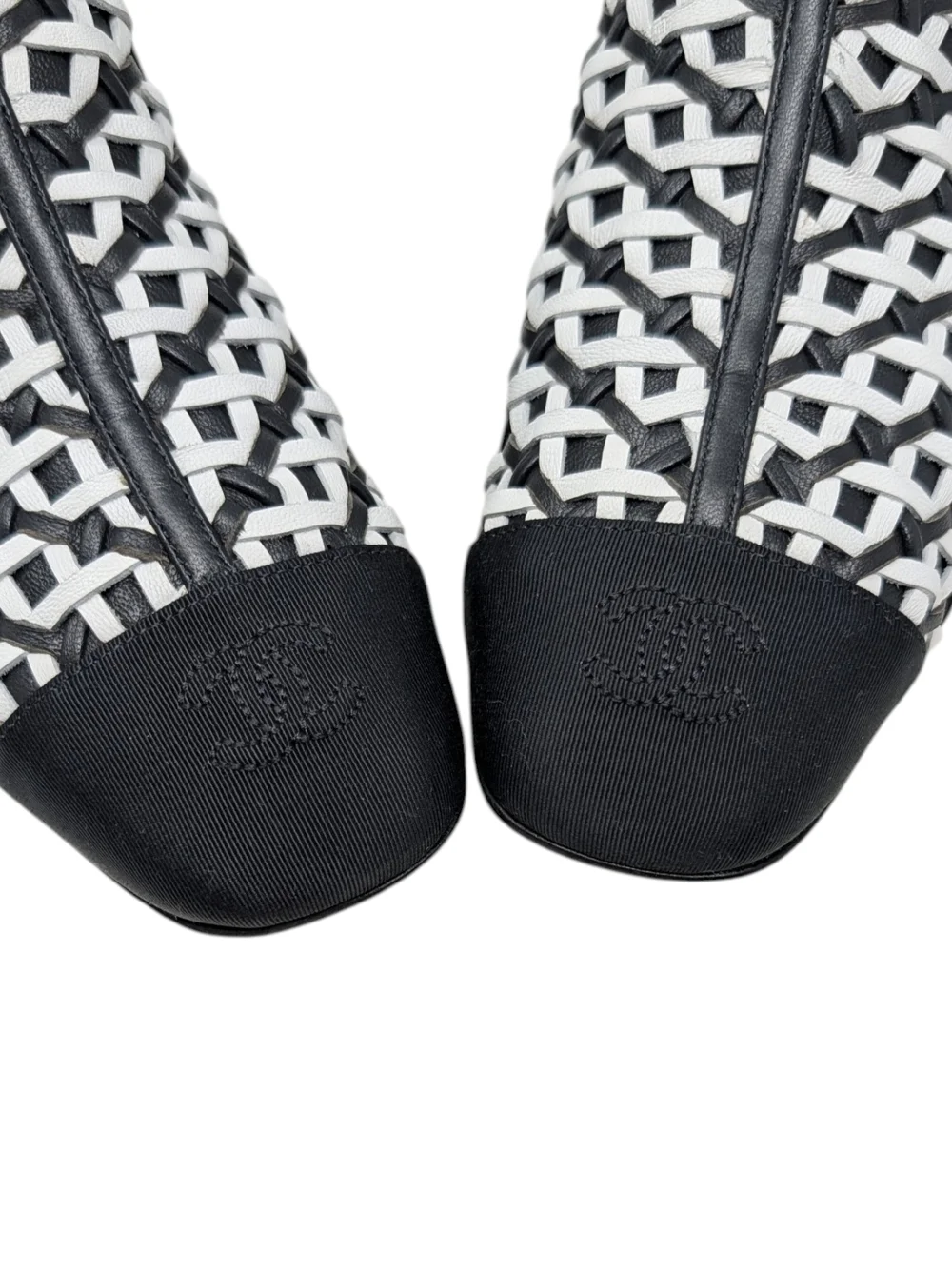 NWT Chanel 22C Black & White Woven Leather Zip-Up CC Logo Ankle Boot 37.5 | 7